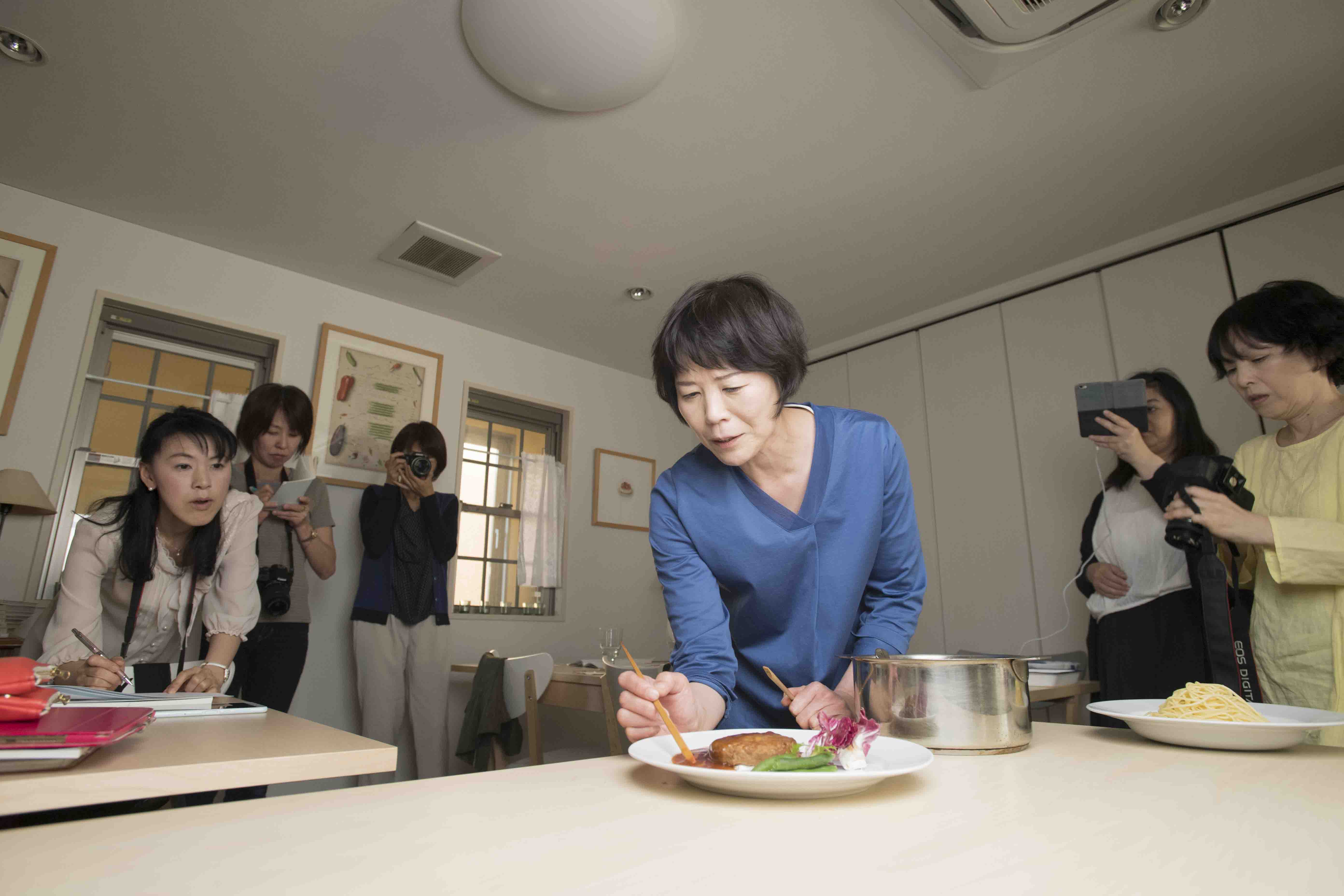 こんどはハンバーグ。これは後々参加いただいた方々にも実践していただいたものです。